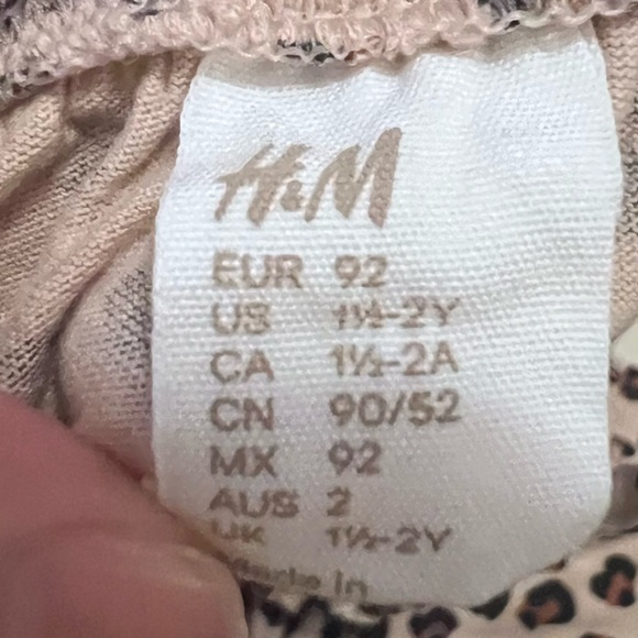 H&M girls jumper - Picture 2 of 2